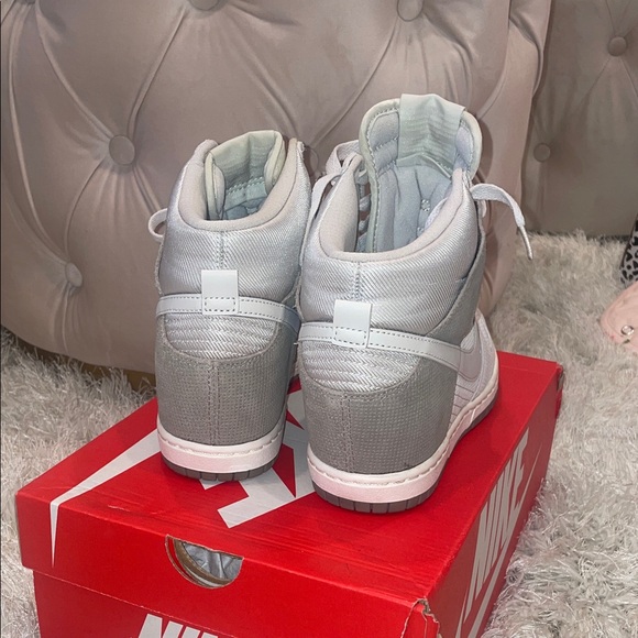 Nike Women's Gray High-Top Dunks Sneakers - Picture 4 of 6